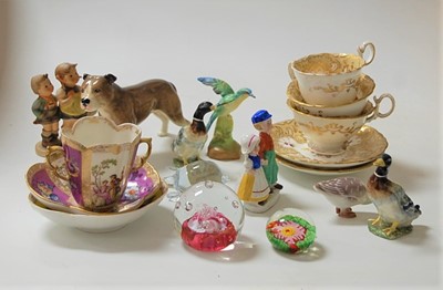 Lot 198 - Assorted decorative chinaware, to include...