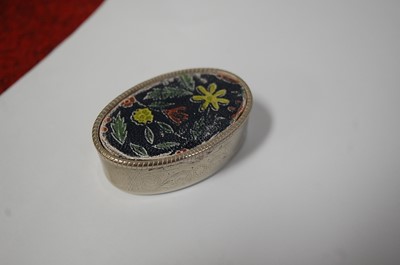 Lot 202 - A collection of assorted pill, patch and snuff...