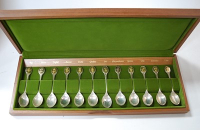 Lot 256 - The Royal Horticultural Society cased set of...