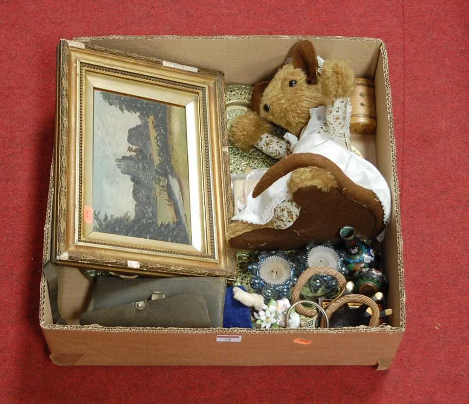 Lot 78 - A box of miscellaneous items, to include a...