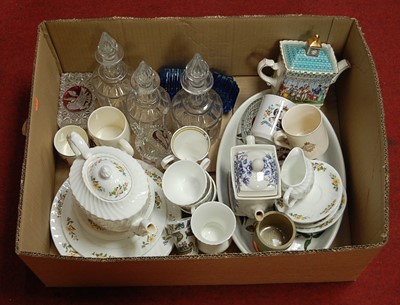 Lot 93 - A box of miscellaneous china and glassware, to...