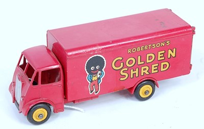 Lot 1914 - A Dinky Toys No. 919 Robertsons Golden Shred...