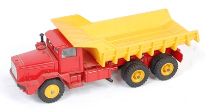 Lot 1916 - A French Dinky Toys No. 572 Berliet quarry...