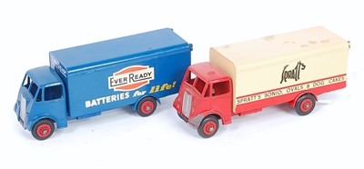 Lot 1918 - A Dinky Toys guy van loose diecast group to...