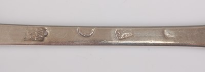 Lot 1109 - A William & Mary silver trefid spoon, the...