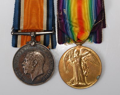Lot 189 - A WW I British War and Victory duo