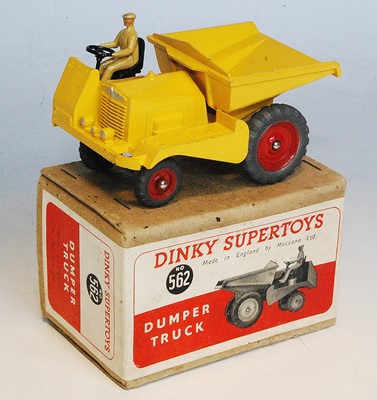 Lot 1952 - A Dinky Toys No. 562 dumper truck, comprising...