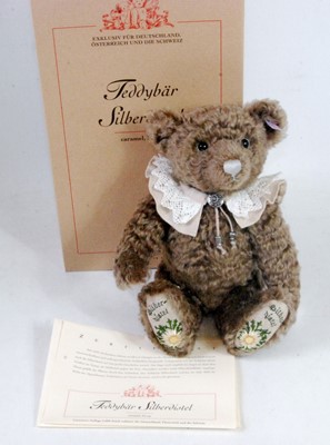 Lot 3166 - A Steiff Carline Thistle teddy bear limited...