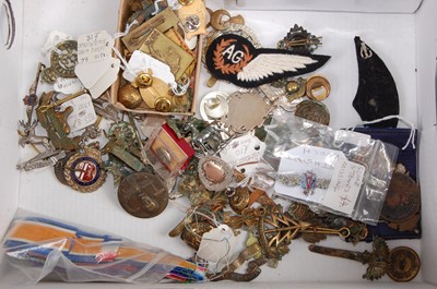 Lot 25 - A collection of miscellaneous items to include
