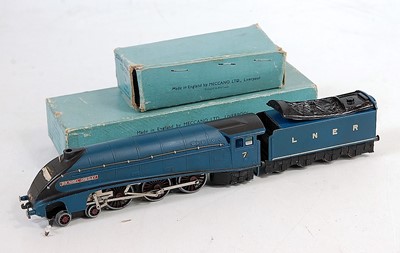 Lot 502 - EDL1 post-war Hornby Dublo loco and tender,...