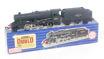 Lot 522 - 3224 Hornby Dublo 2-8-0 freight loco and...