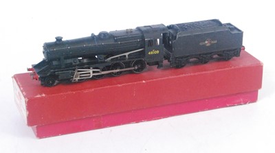 Lot 525 - 2225 Hornby Dublo 2-rail 2-8-0 freight loco...