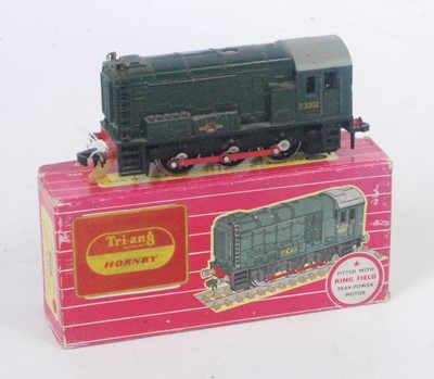 Lot 555 - 2231 Hornby Dublo 2-rail 0-6-0 diesel electric...