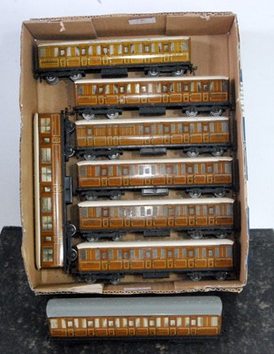 Lot 596 - Eight Hornby Dublo D1 Gresley teak coaches:...