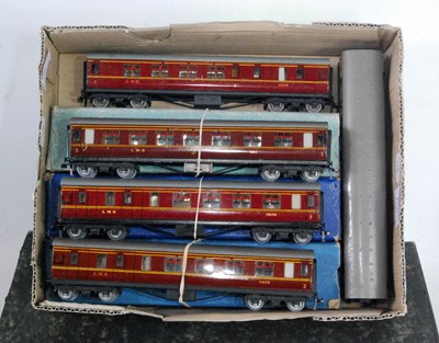 Lot 606 - Five Hornby Dublo D3 LMS tinplate coaches: 2x...