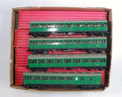 Lot 647 - Four Hornby Dublo BR(S) Southern Super Detail...