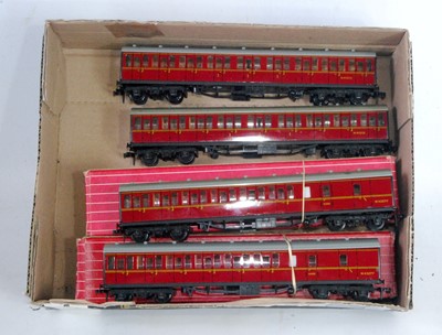 Lot 648 - Four Hornby Dublo maroon Super Detail suburban...