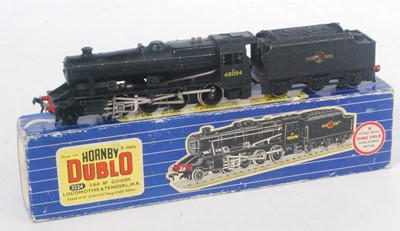 Lot 668 - 3224 Hornby Dublo loco and tender 2-8-0...