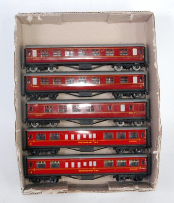 Lot 687 - Five Hornby Dublo tin plate coaches, all...