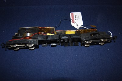 Lot 729 - Hornby Dublo chassis for 2245 class 81 (AL1)...