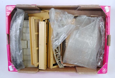 Lot 735 - Large tray containing dismantled Hornby Dublo...