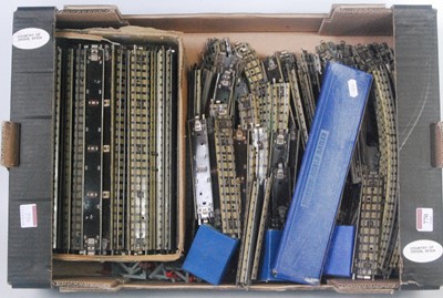 Lot 770 - Hornby Dublo unboxed 3-rail track, a few with...