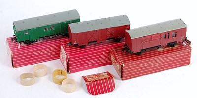 Lot 842 - Three Hornby Dublo Super Detail wagons: 4315...