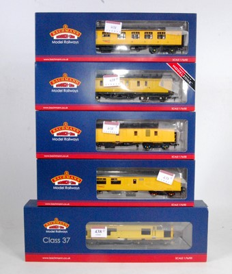 Lot 438 - Five Bachmann Network Rail yellow items: Class...