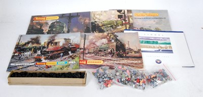 Lot 231 - Shoebox containing various items: Hornby...