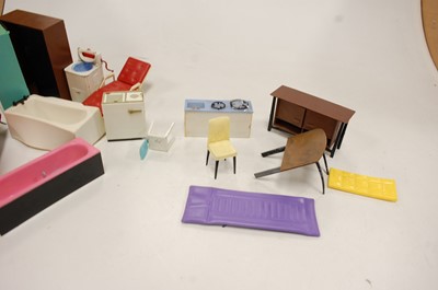 Lot 76 - A box of miscellaneous dolls house furniture...