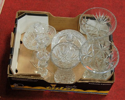Lot 95 - A box of miscellaneous glassware to include a...