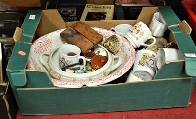 Lot 189 - A box of miscellaneous china to include larger...