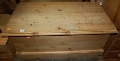 Lot 1285 - A modern pine hinge top blanket box, width 91.5cm