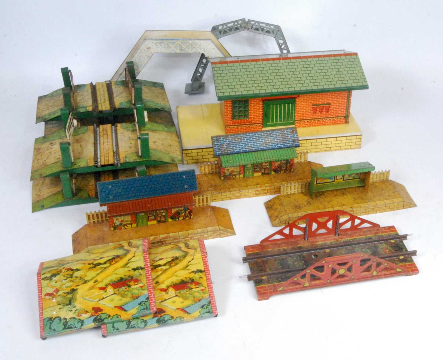 Lot 238 - Two large trays mainly Hornby items: 1949/55...
