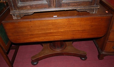 Lot 1422 - A William IV mahogany round cornered drop-leaf...