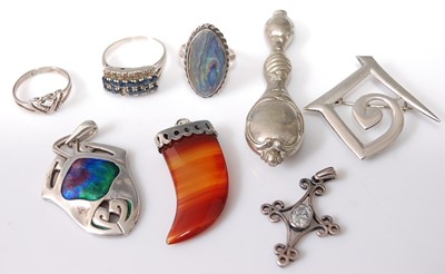Lot 351 - Assorted contemporary silver and white metal...