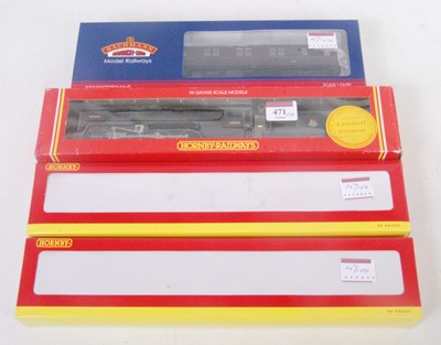 Lot 471 - Further Royal train items Hornby R507...