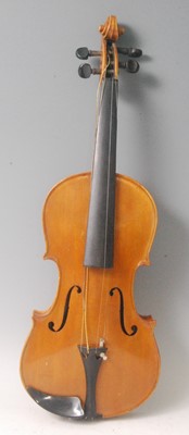 Lot 601 - An early 20th century German violin