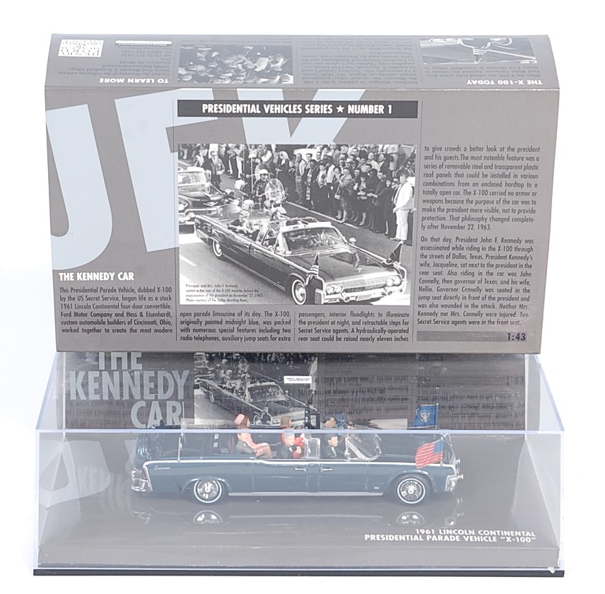 MINICHAMPS 1961 LINCOLN CONTINENTAL PRESIDENTIAL PARADE VEHICLE X