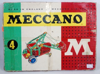 Lot 3196 - A Meccano boxed accessory group to include a...