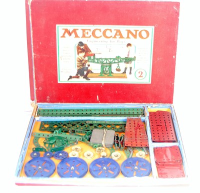 Lot 3224 - A Meccano mixed issue boxed accessory outfit...