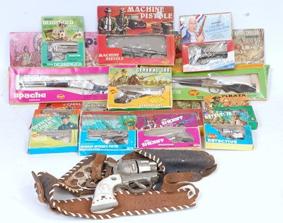 Lot 3231 - 14 various boxed and loose Six Gun and Redondo...