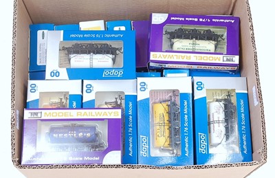 Lot 977 - Large box containing 30 Dapol 4 and 6 wheel...