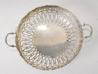 Lot 1134 - A George V silver fruit bowl, of pierced...