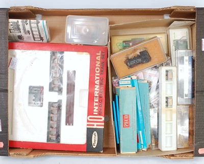 Lot 985 - Large tray containing various 009 items:-...