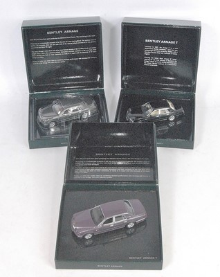 Lot 2766 - A Minichamps 1/43 scale Bentley Arnage saloon...