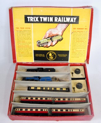 Lot 991 - A Trix Twin Railway red set box containing 2x...