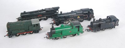 Lot 1005 - Three Triang and 2 Hornby Dublo locomotives,...