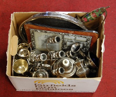 Lot 81 - A box of miscellaneous silver plated wares, to...