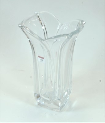 Lot 109 - A large 20th century crystal vase, of tulip...
